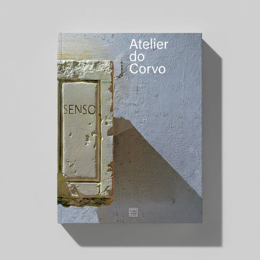 Capa do livro Senso – Atelier do Corvo sobre arquitetura contemporânea portuguesa