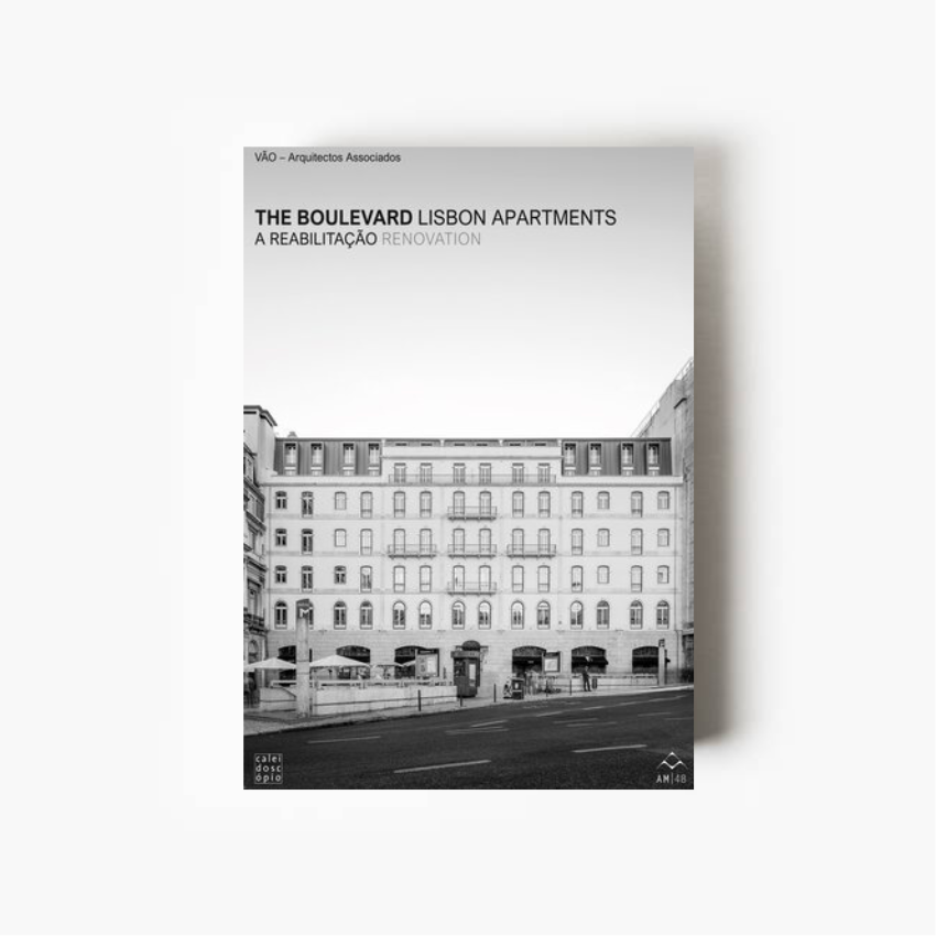Capa do livro The Boulevard Lisbon Apartments: A Reabilitação / Renovation, sobre a reabilitação arquitetónica do edifício na Praça dos Restauradores, Lisboa